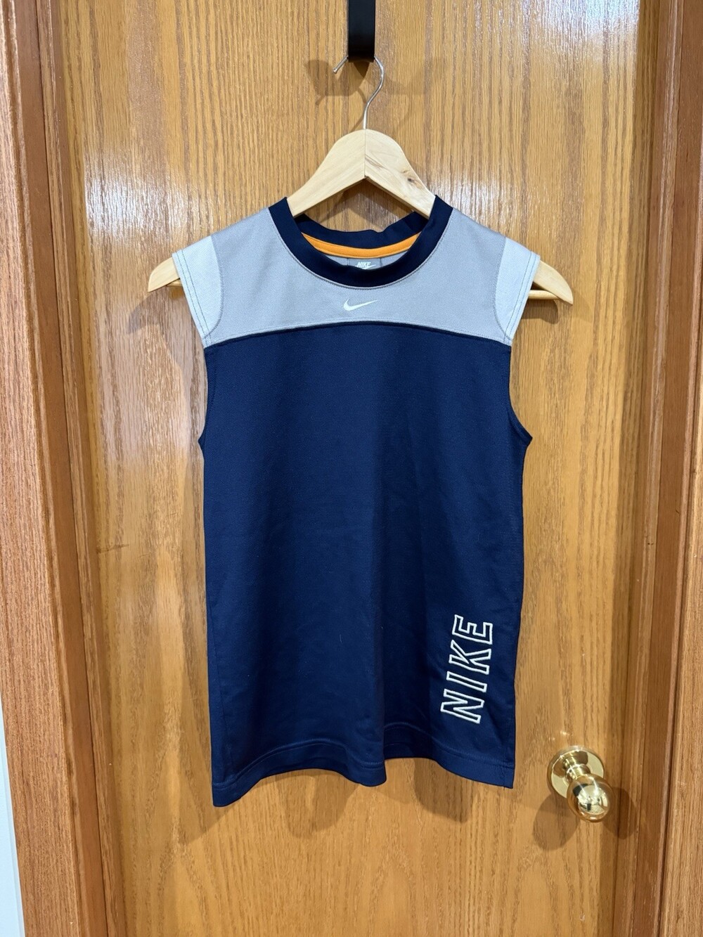 Boys Nike Sleeveless Athletic Shirt Size M 10-12 Blue And Grey